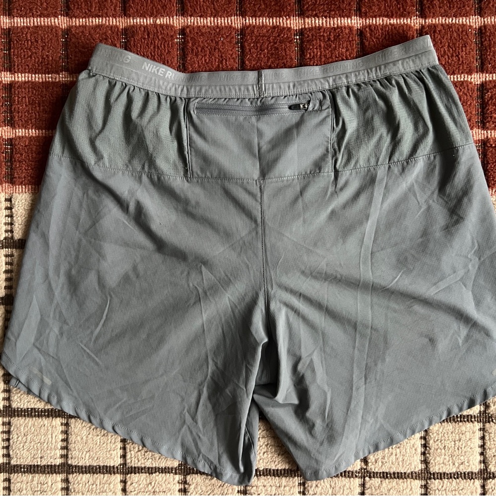 Nike Stride Men's Dri-FIT 5" Brief-Lined Running Shorts - Picture 2 of 9